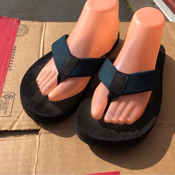 Everest Mens  Dark Green Comfort Flip Flops Sherpa Thong Sandals Size 9.5 - Picture 3 of 11